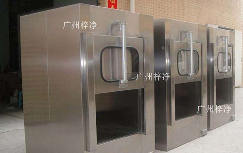 傳遞窗廣泛應(yīng)用于微細(xì)科技、生物實(shí)驗(yàn)室、制藥廠、醫(yī)院、食品加工業(yè)、LCD、電子廠等等一切需要空氣凈化的場所。