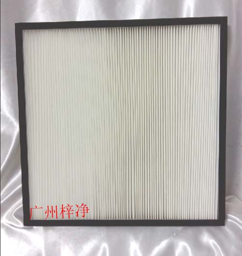 板式中效過濾器設(shè)計特點：風(fēng)量大、阻力小、結(jié)構(gòu)堅固、可重復(fù)清潔使用。