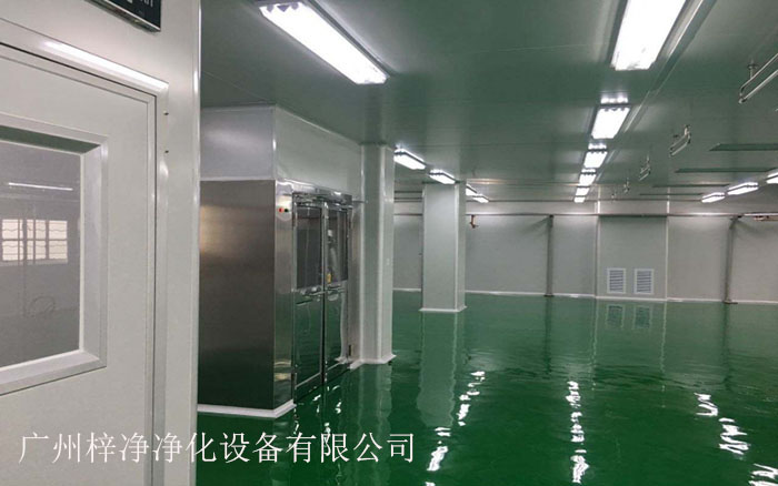 風淋室主要用于對進入潔凈室的人員進行預處理，以減少帶入的塵埃和污染物。